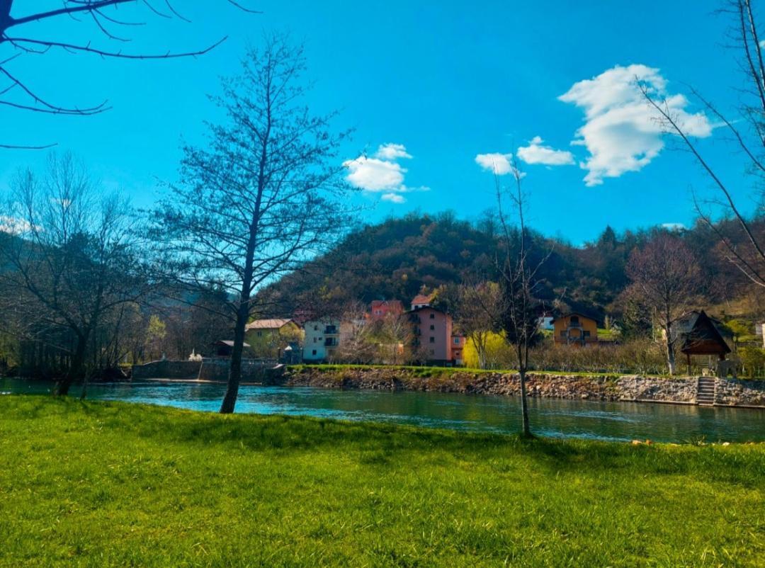 Hacienda Burzic Apartman Kulen Vakuf Kültér fotó